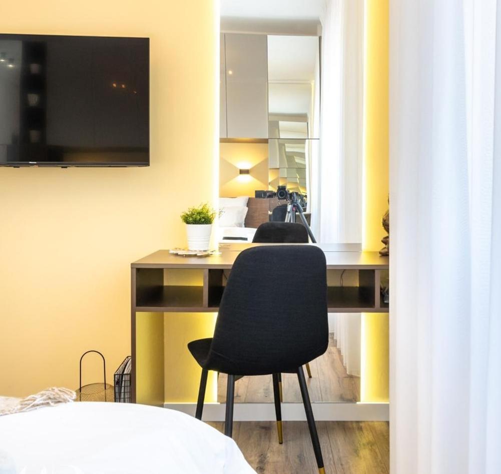 Majestic Apartament With View In Magheru Bucharest Exterior photo