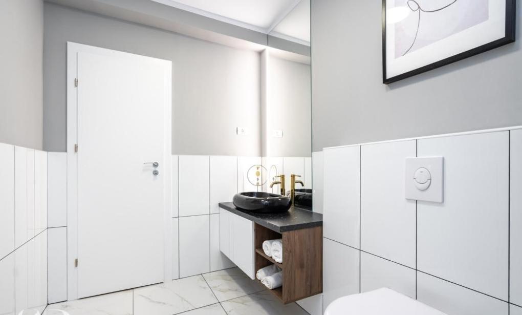 Majestic Apartament With View In Magheru Bucharest Exterior photo