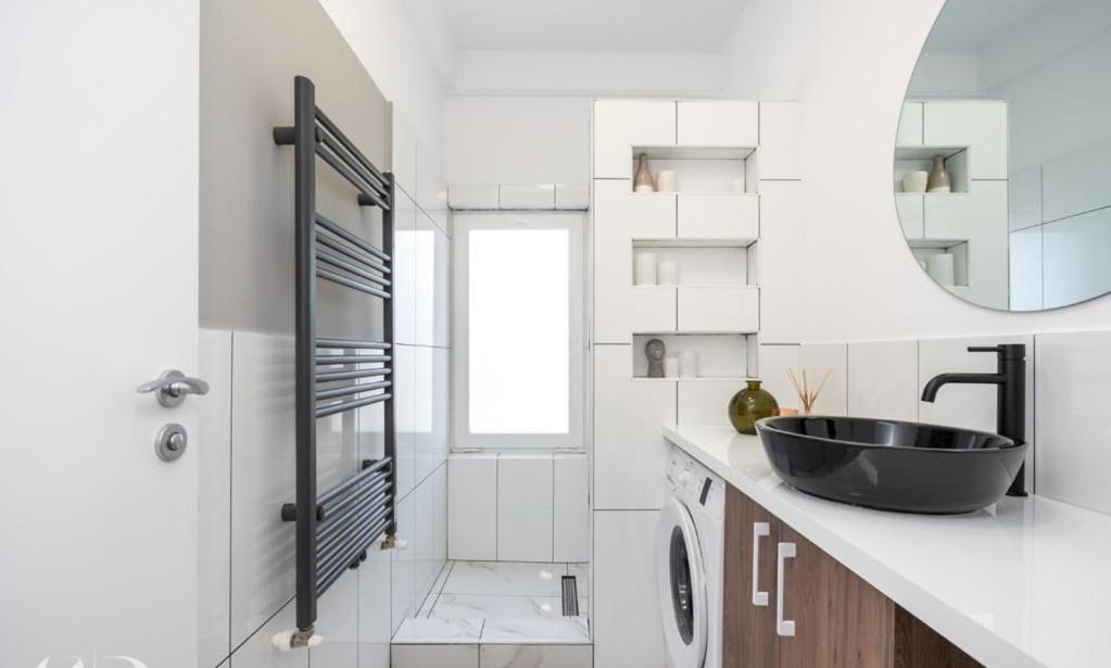 Majestic Apartament With View In Magheru Bucharest Exterior photo